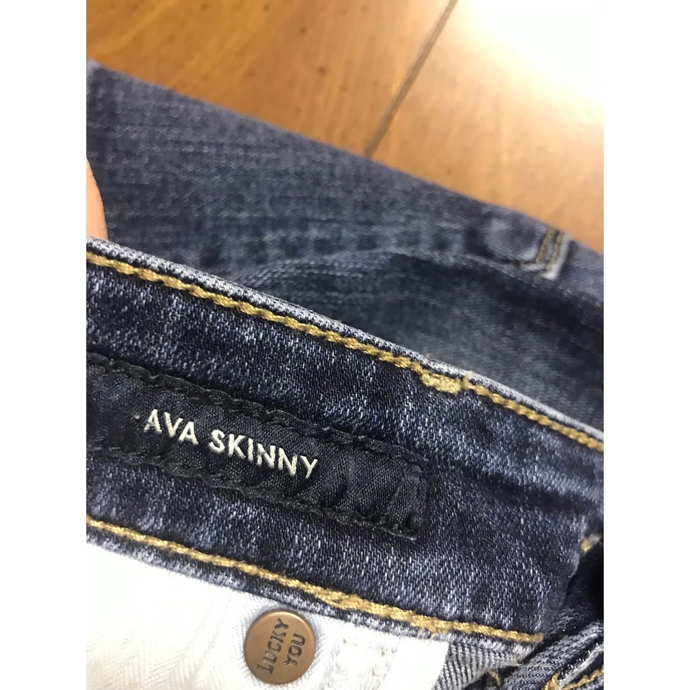 Lucky Brand Ava Skinny Jeans Dark‎ Wash Frayed Hem Distressed Size 6 28 - Picture 6 of 10